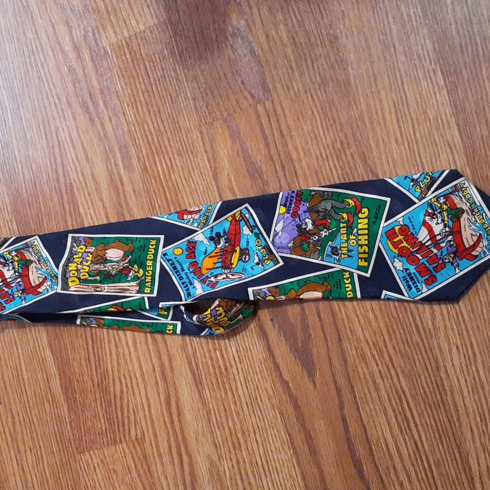 Mickey 100% silk Tie with postcards